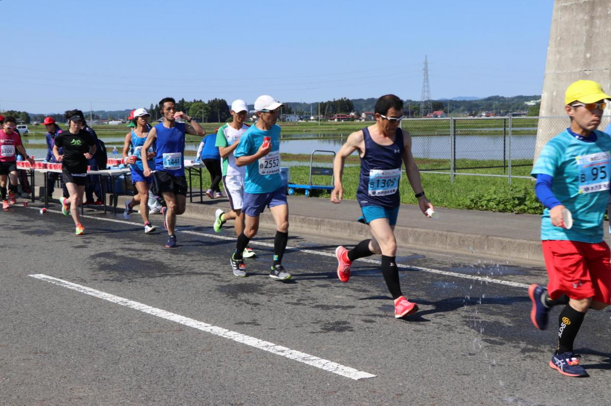 いわて奥州きらめきマラソン2018 フルマラソン5・37.5km給水/10km折り返し 2018/05/20
