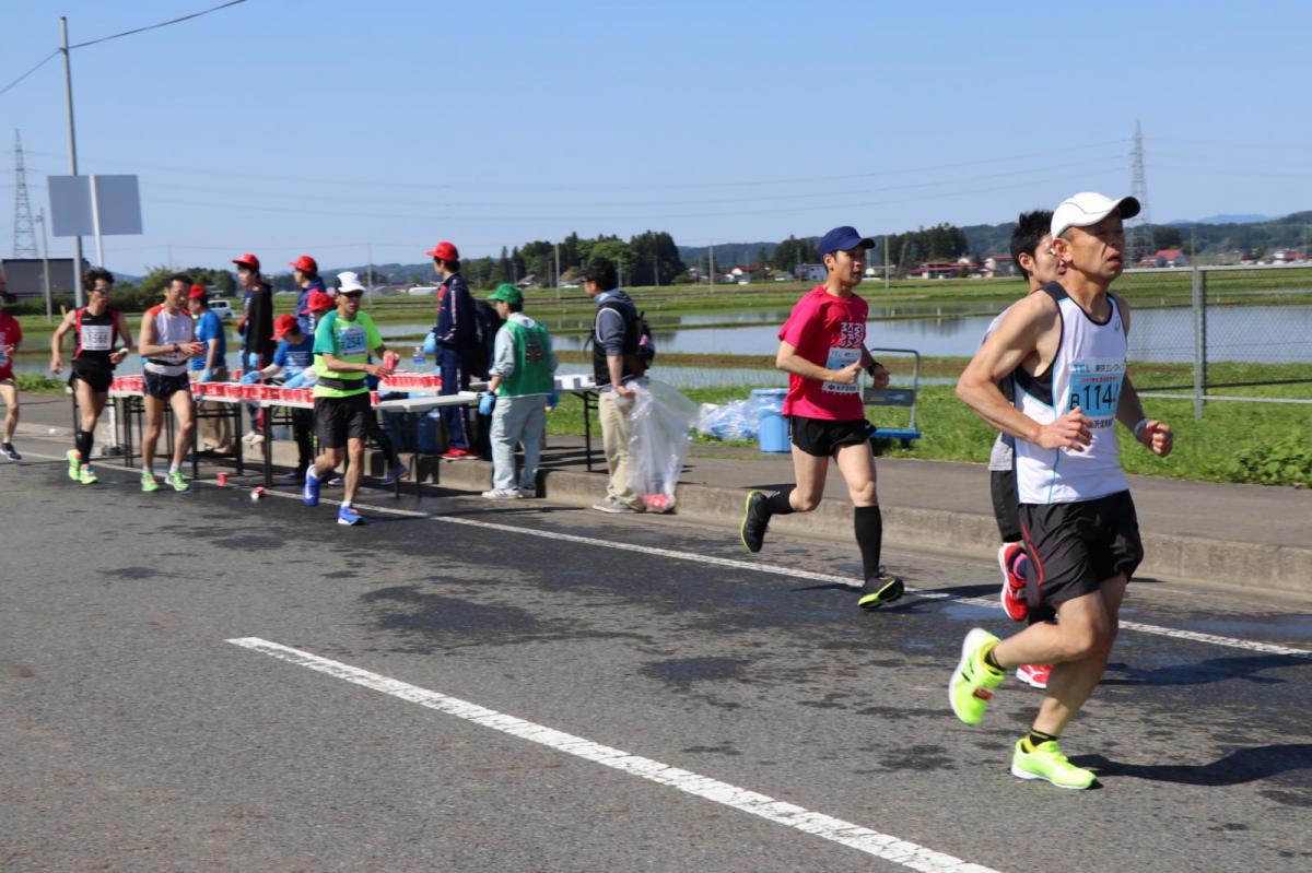 いわて奥州きらめきマラソン2018 フルマラソン5・37.5km給水/10km折り返し 2018/05/20