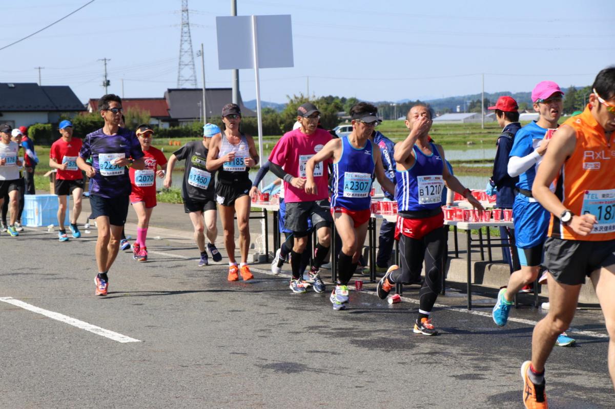 いわて奥州きらめきマラソン2018 フルマラソン5・37.5km給水/10km折り返し 2018/05/20