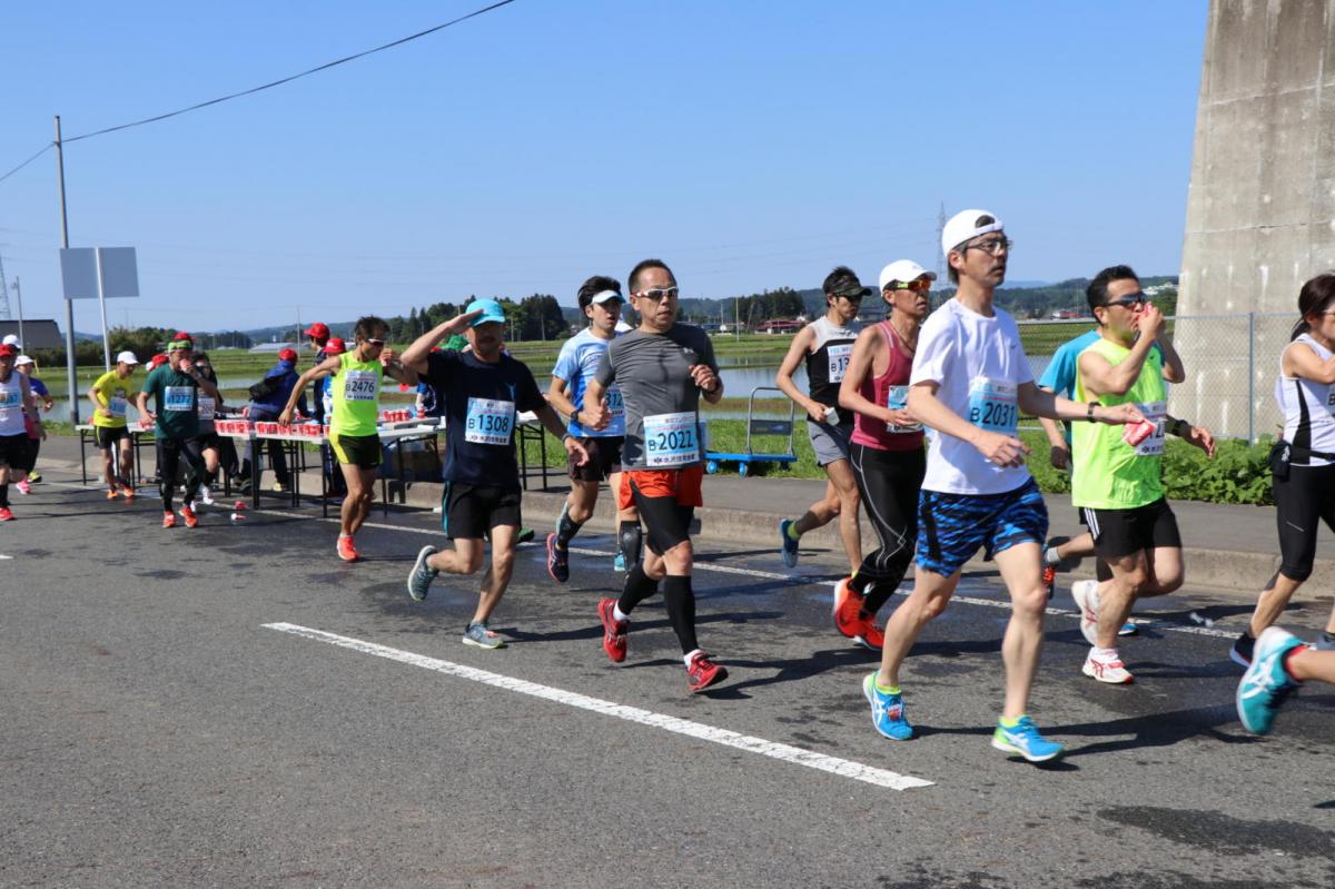 いわて奥州きらめきマラソン2018 フルマラソン5・37.5km給水/10km折り返し 2018/05/20