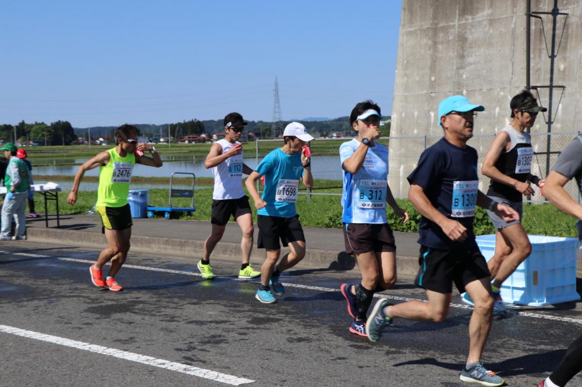 いわて奥州きらめきマラソン2018 フルマラソン5・37.5km給水/10km折り返し 2018/05/20
