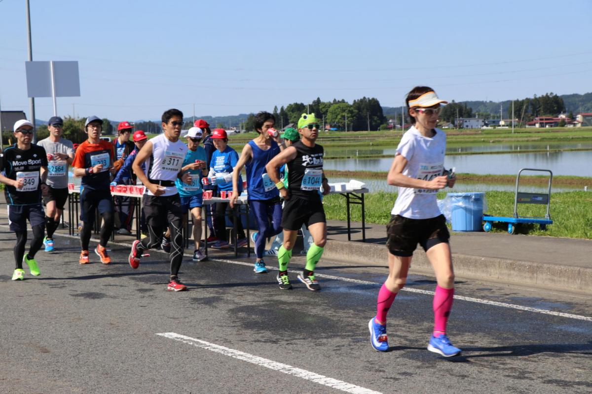 いわて奥州きらめきマラソン2018 フルマラソン5・37.5km給水/10km折り返し 2018/05/20