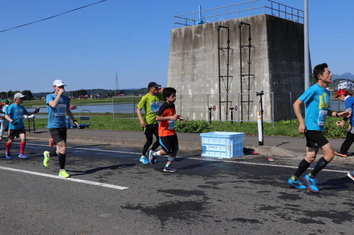 いわて奥州きらめきマラソン2018 フルマラソン5・37.5km給水/10km折り返し 2018/05/20