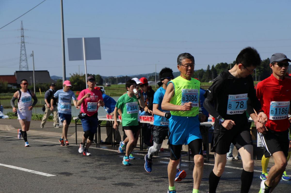 いわて奥州きらめきマラソン2018 フルマラソン5・37.5km給水/10km折り返し 2018/05/20