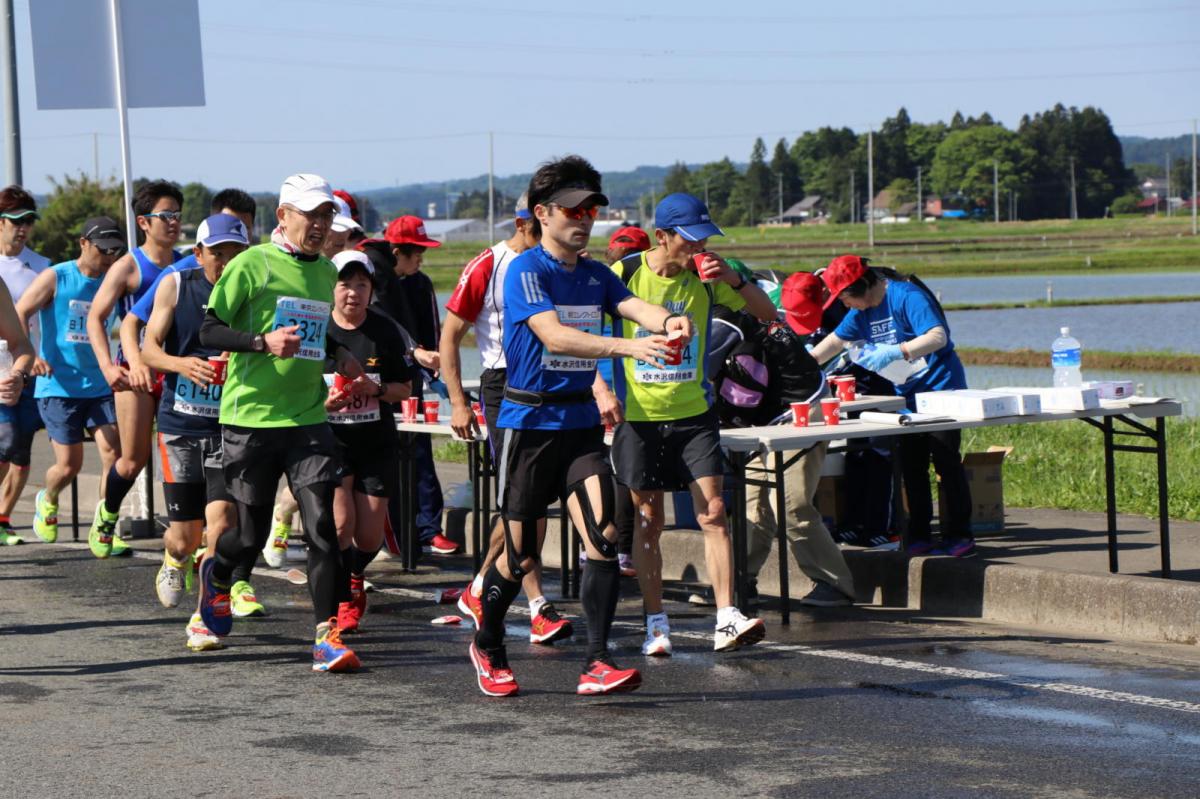いわて奥州きらめきマラソン2018 フルマラソン5・37.5km給水/10km折り返し 2018/05/20
