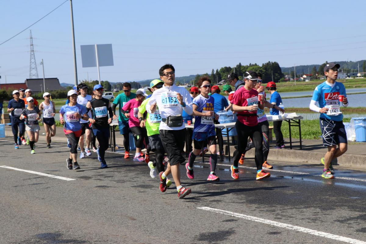 いわて奥州きらめきマラソン2018 フルマラソン5・37.5km給水/10km折り返し 2018/05/20