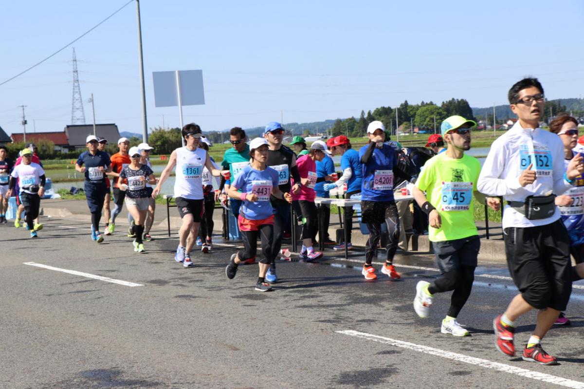 いわて奥州きらめきマラソン2018 フルマラソン5・37.5km給水/10km折り返し 2018/05/20