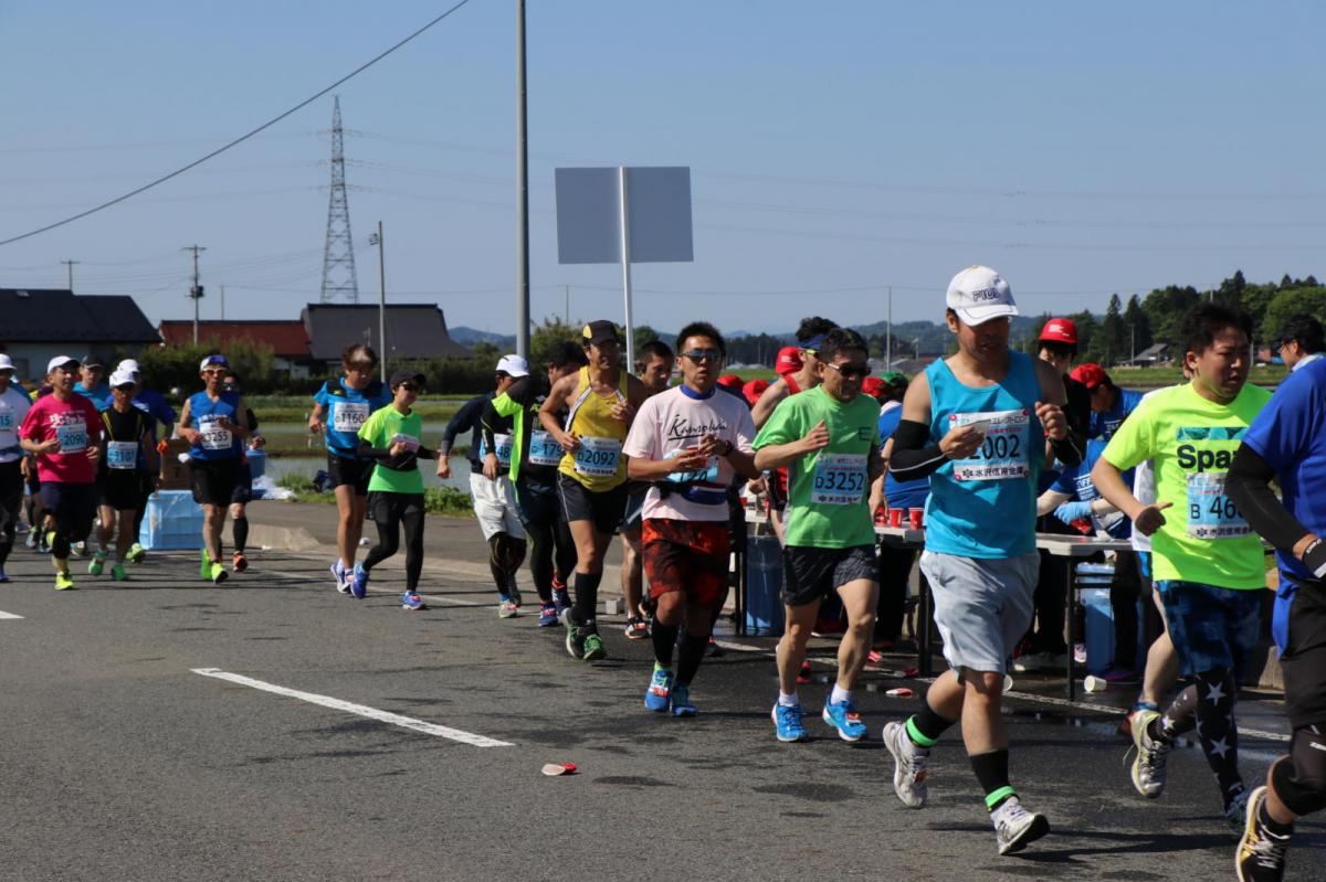 いわて奥州きらめきマラソン2018 フルマラソン5・37.5km給水/10km折り返し 2018/05/20