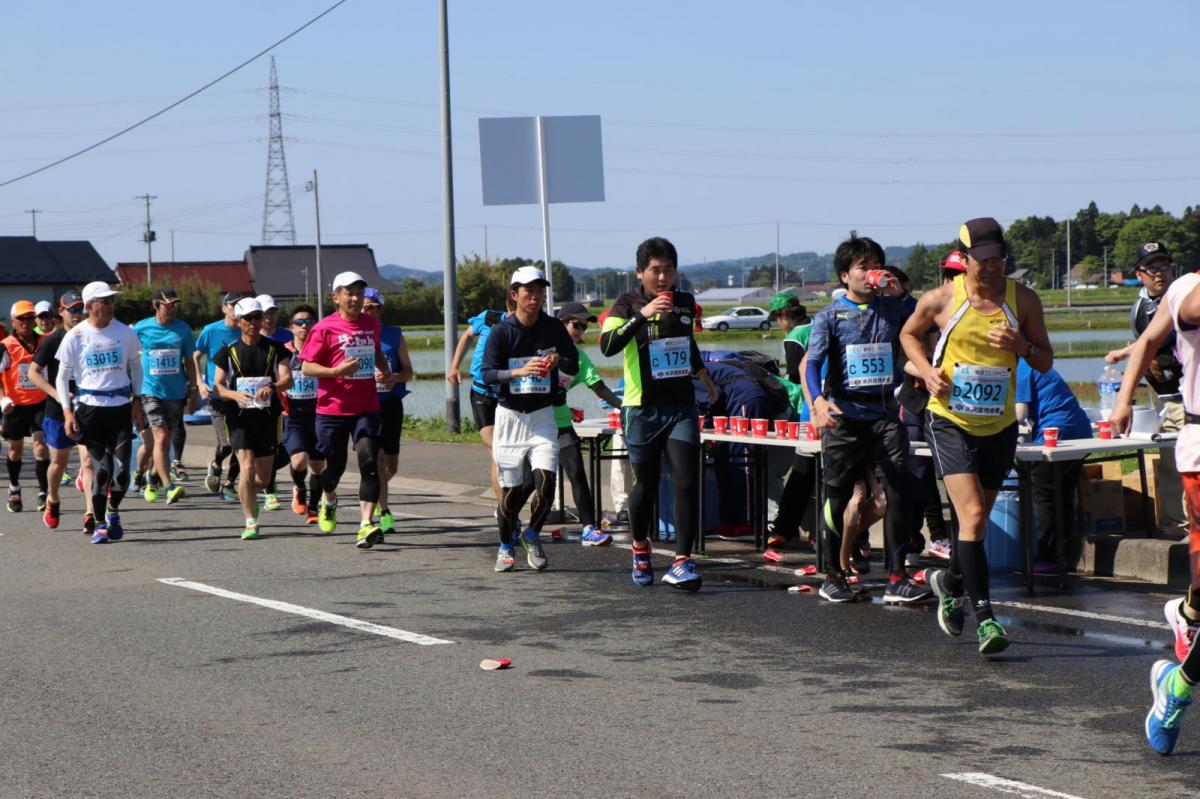 いわて奥州きらめきマラソン2018 フルマラソン5・37.5km給水/10km折り返し 2018/05/20
