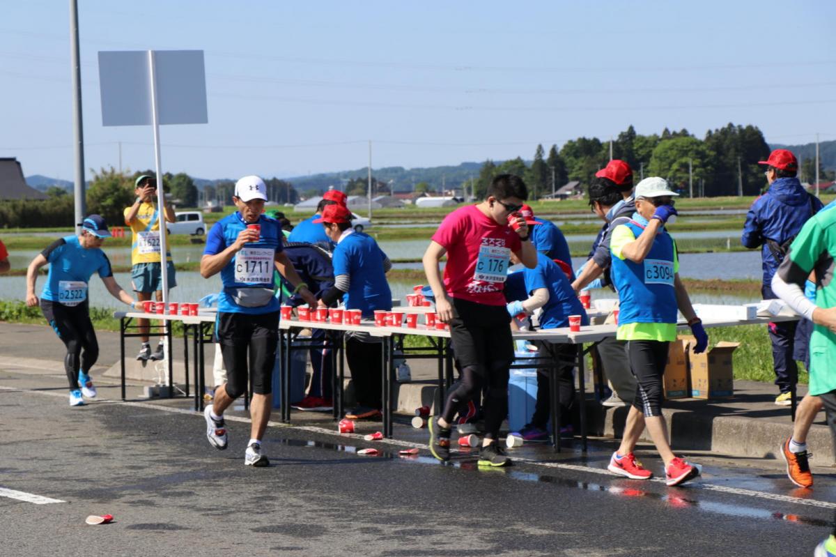 いわて奥州きらめきマラソン2018 フルマラソン5・37.5km給水/10km折り返し 2018/05/20