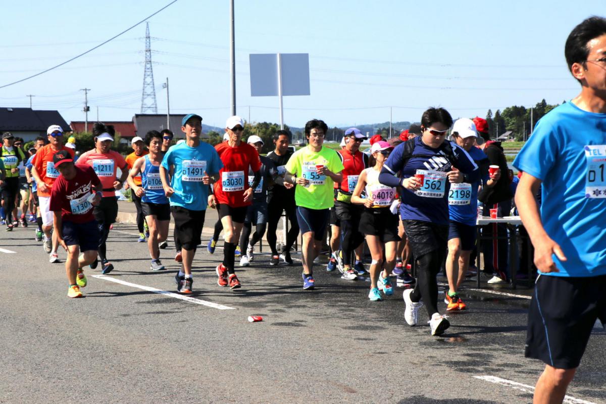いわて奥州きらめきマラソン2018 フルマラソン5・37.5km給水/10km折り返し 2018/05/20