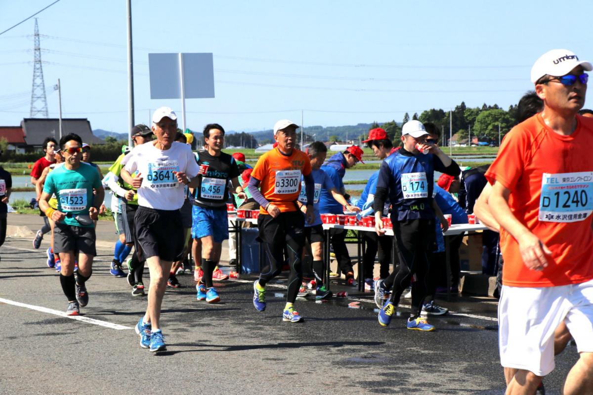 いわて奥州きらめきマラソン2018 フルマラソン5・37.5km給水/10km折り返し 2018/05/20