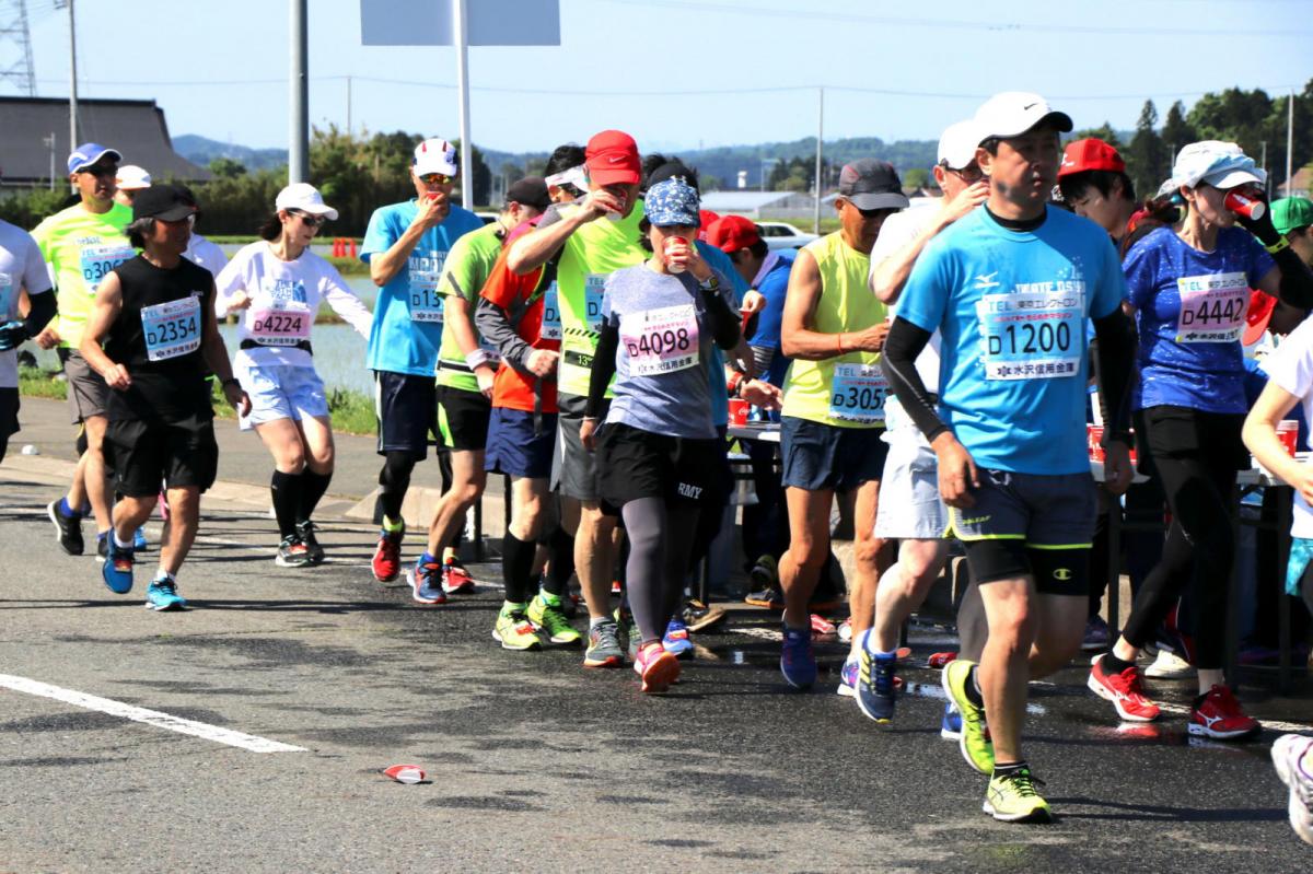 いわて奥州きらめきマラソン2018 フルマラソン5・37.5km給水/10km折り返し 2018/05/20