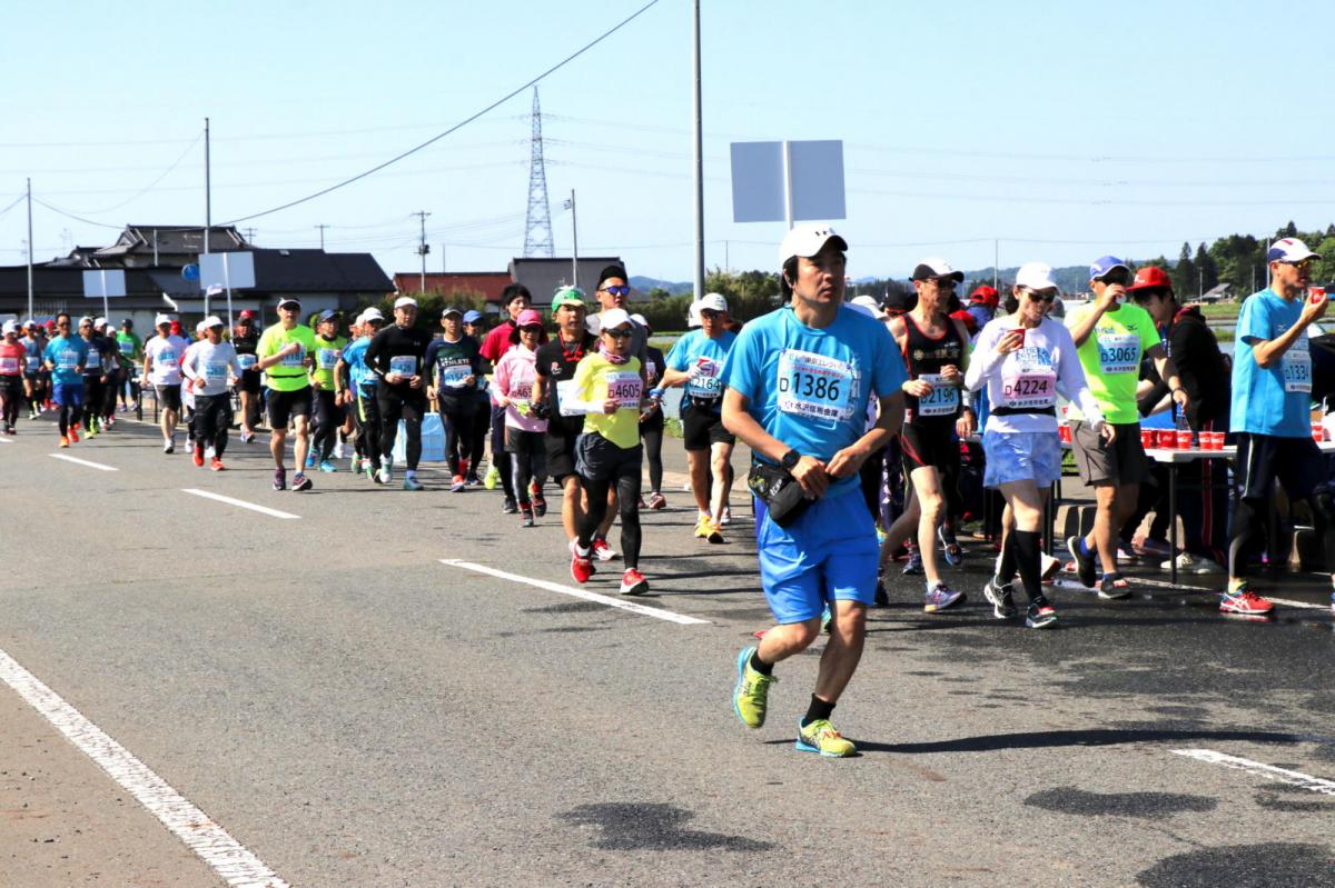 いわて奥州きらめきマラソン2018 フルマラソン5・37.5km給水/10km折り返し 2018/05/20