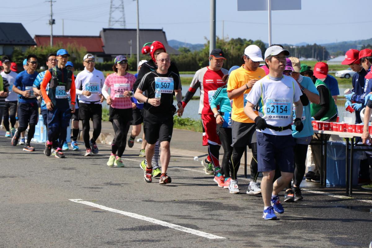 いわて奥州きらめきマラソン2018 フルマラソン5・37.5km給水/10km折り返し 2018/05/20