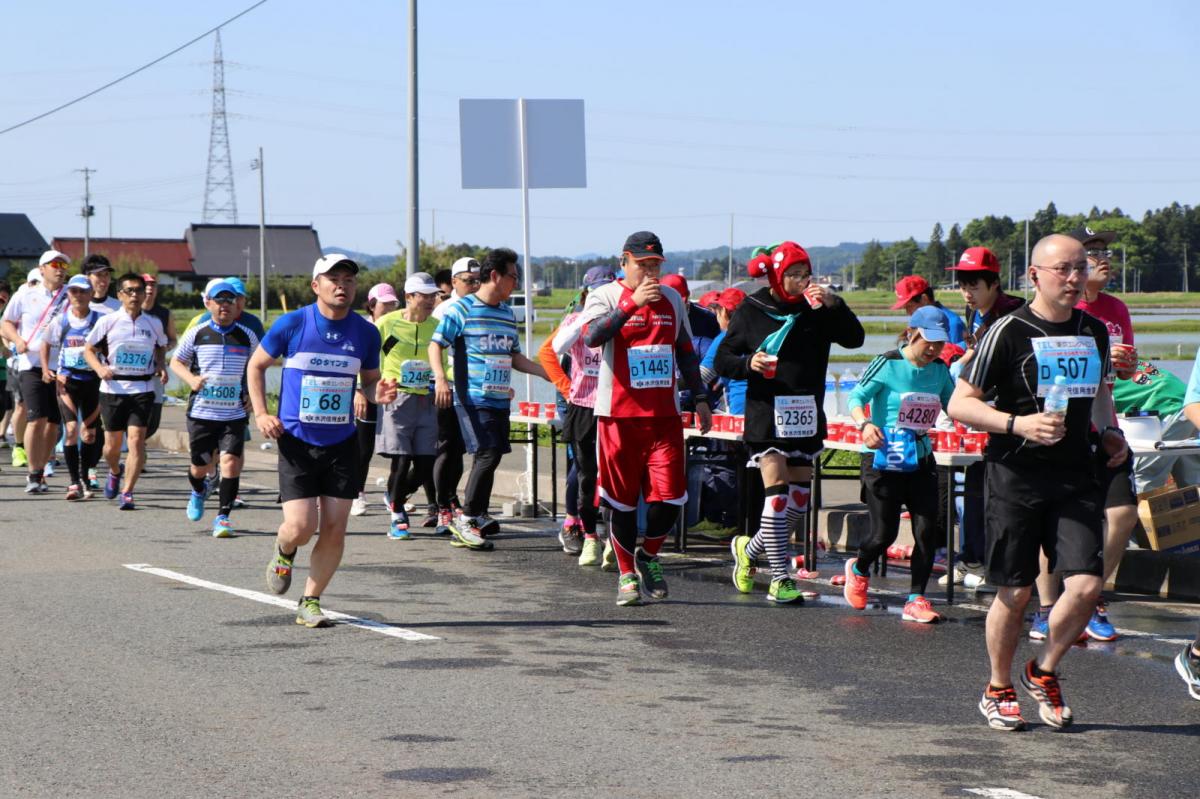 いわて奥州きらめきマラソン2018 フルマラソン5・37.5km給水/10km折り返し 2018/05/20
