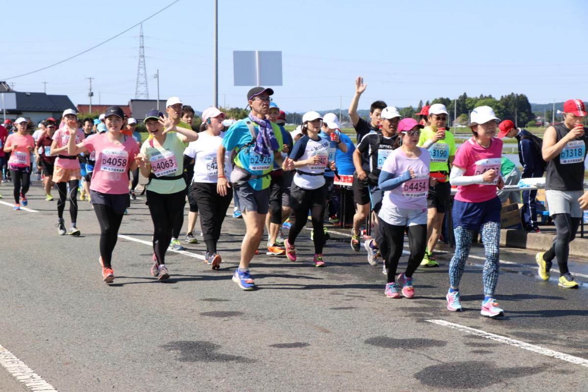 いわて奥州きらめきマラソン2018 フルマラソン5・37.5km給水/10km折り返し 2018/05/20