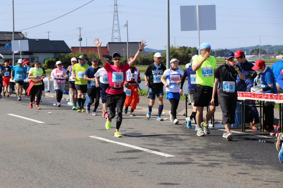 いわて奥州きらめきマラソン2018 フルマラソン5・37.5km給水/10km折り返し 2018/05/20