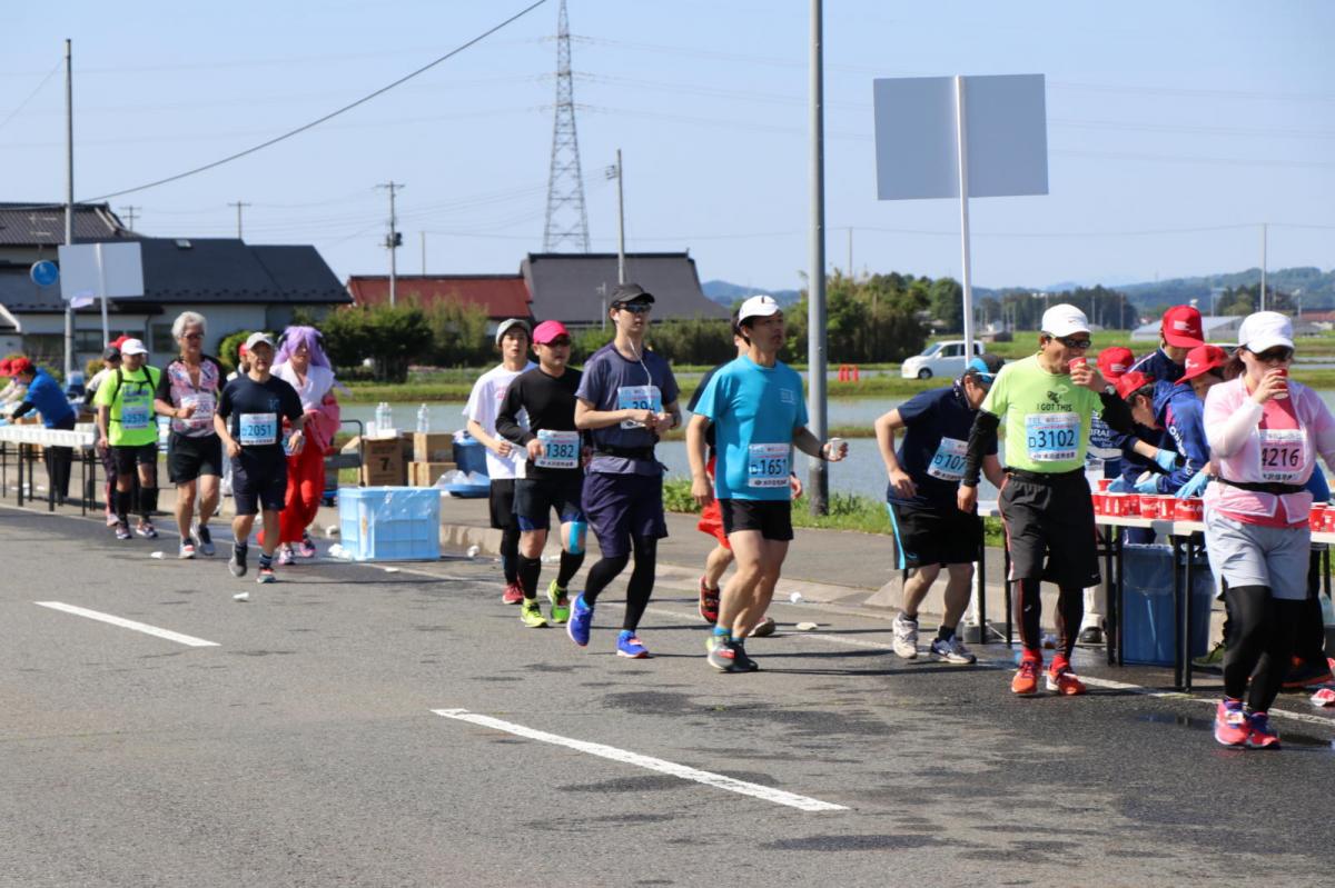 いわて奥州きらめきマラソン2018 フルマラソン5・37.5km給水/10km折り返し 2018/05/20