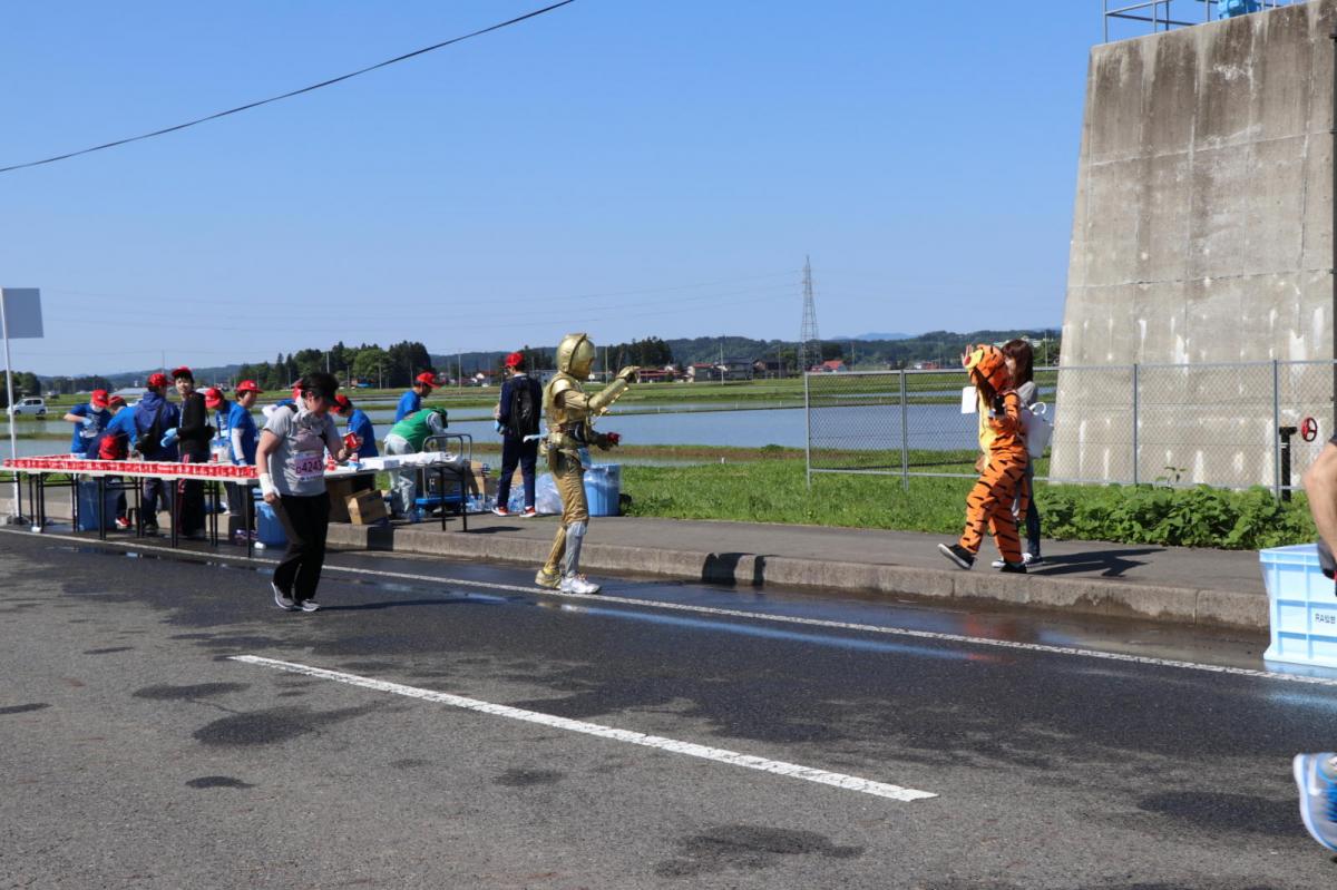 いわて奥州きらめきマラソン2018 フルマラソン5・37.5km給水/10km折り返し 2018/05/20