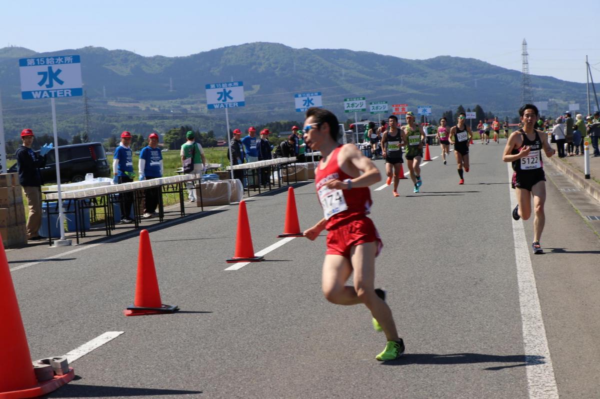 いわて奥州きらめきマラソン2018 フルマラソン5・37.5km給水/10km折り返し 2018/05/20