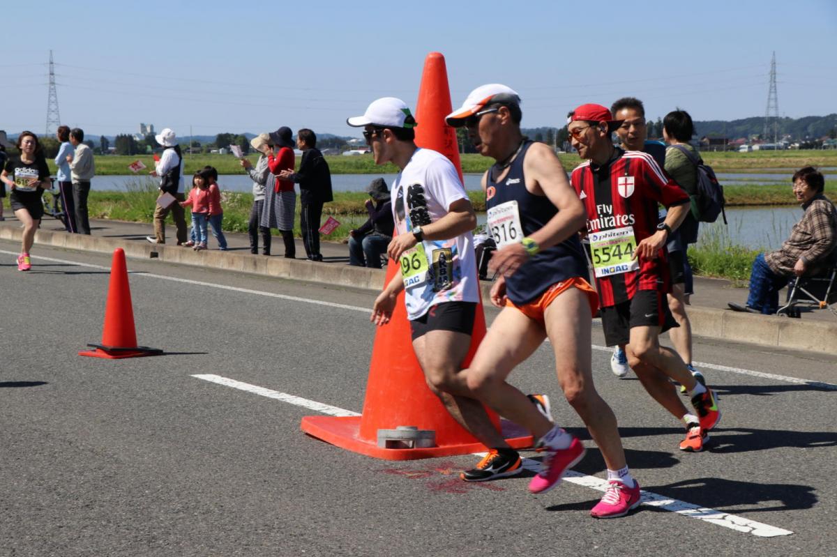 いわて奥州きらめきマラソン2018 フルマラソン5・37.5km給水/10km折り返し 2018/05/20