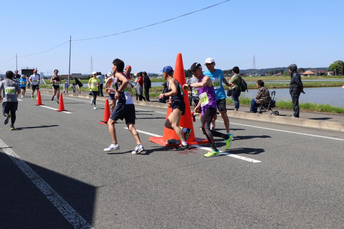 いわて奥州きらめきマラソン2018 フルマラソン5・37.5km給水/10km折り返し 2018/05/20