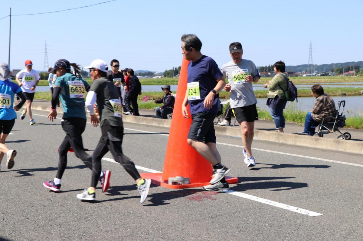 いわて奥州きらめきマラソン2018 フルマラソン5・37.5km給水/10km折り返し 2018/05/20