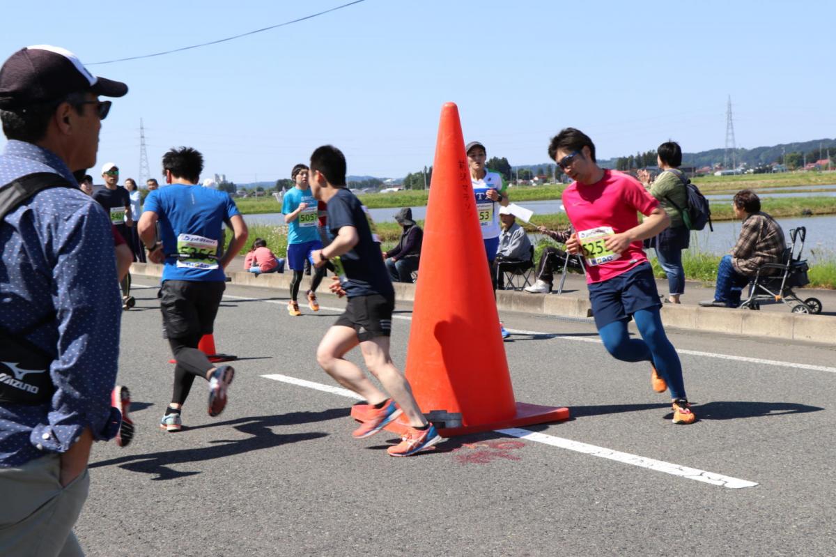 いわて奥州きらめきマラソン2018 フルマラソン5・37.5km給水/10km折り返し 2018/05/20