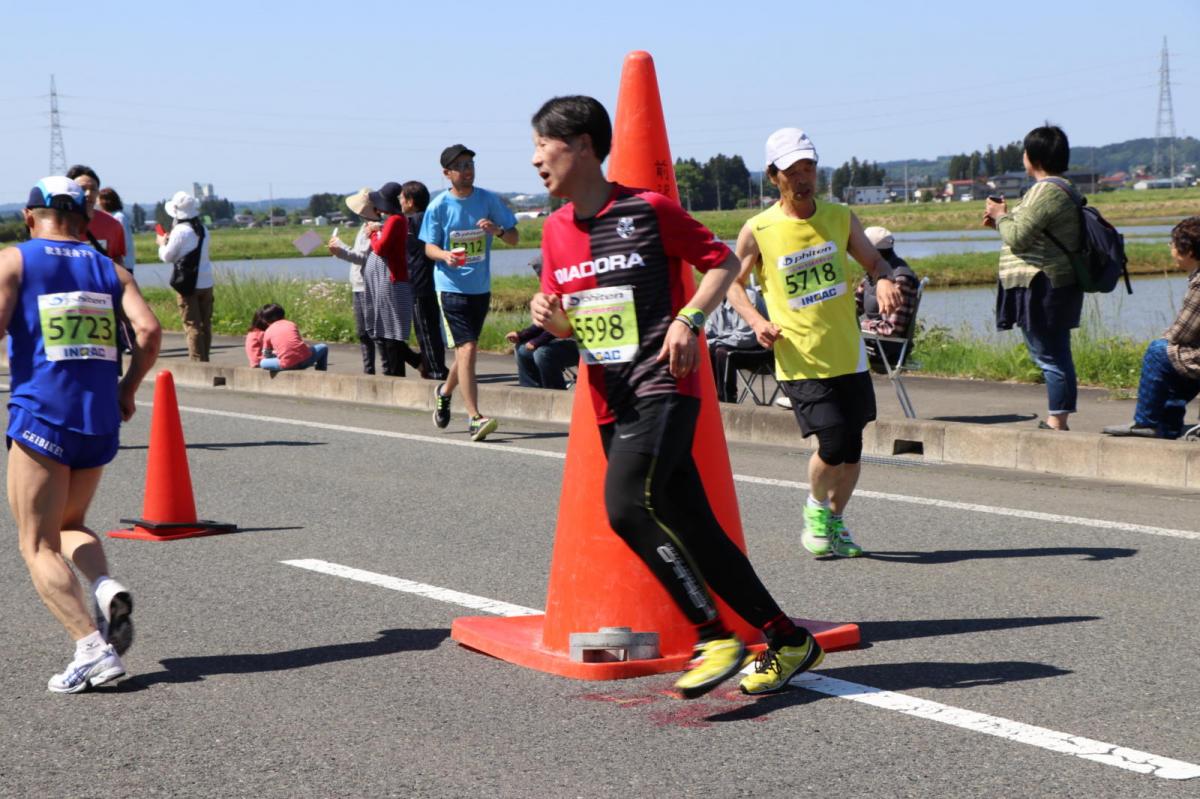 いわて奥州きらめきマラソン2018 フルマラソン5・37.5km給水/10km折り返し 2018/05/20