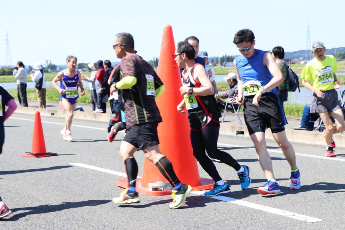 いわて奥州きらめきマラソン2018 フルマラソン5・37.5km給水/10km折り返し 2018/05/20