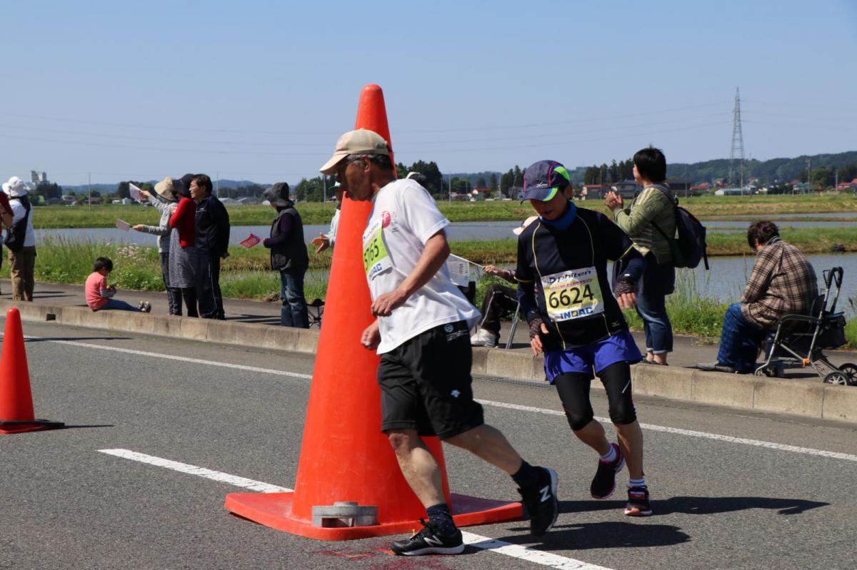 いわて奥州きらめきマラソン2018 フルマラソン5・37.5km給水/10km折り返し 2018/05/20