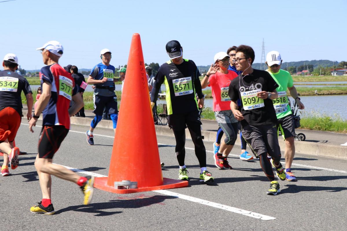 いわて奥州きらめきマラソン2018 フルマラソン5・37.5km給水/10km折り返し 2018/05/20