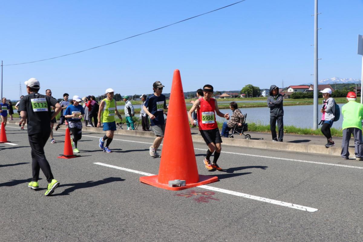 いわて奥州きらめきマラソン2018 フルマラソン5・37.5km給水/10km折り返し 2018/05/20