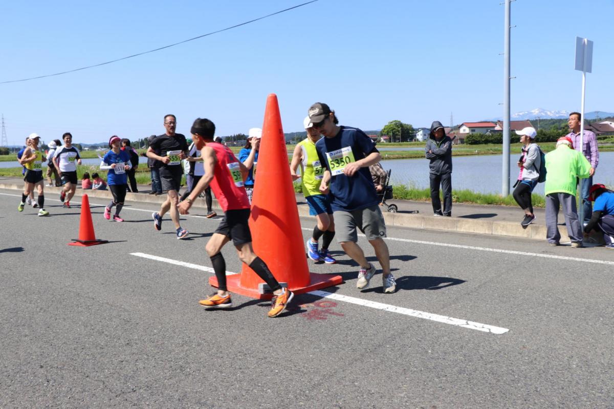 いわて奥州きらめきマラソン2018 フルマラソン5・37.5km給水/10km折り返し 2018/05/20