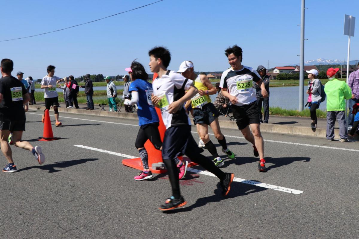 いわて奥州きらめきマラソン2018 フルマラソン5・37.5km給水/10km折り返し 2018/05/20