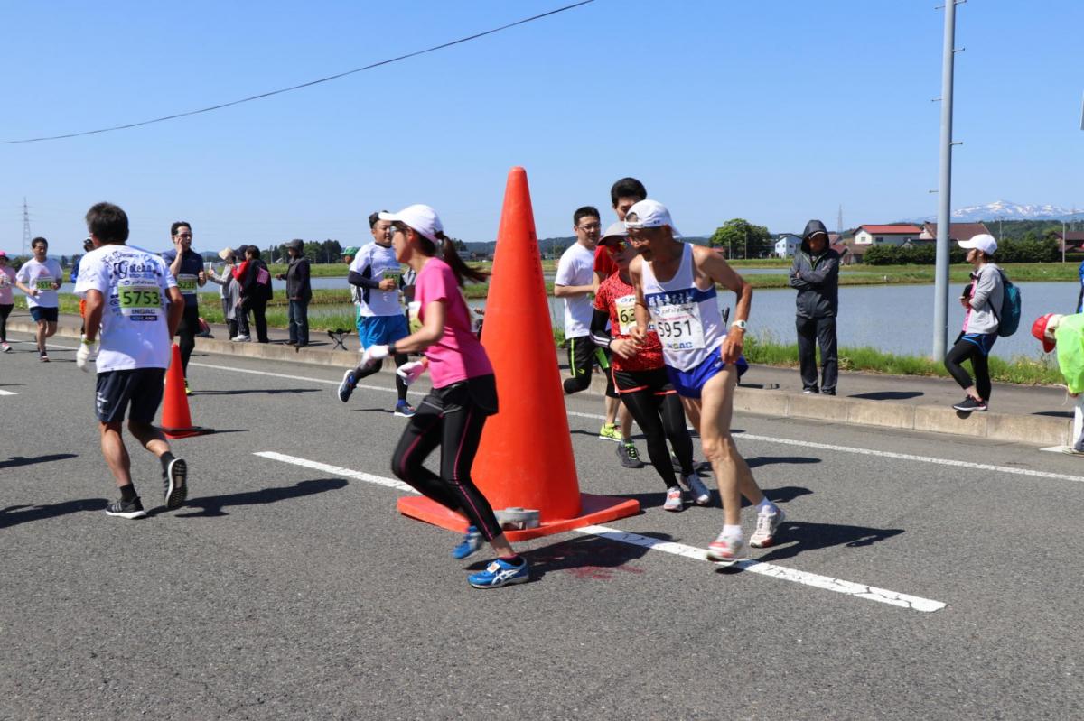 いわて奥州きらめきマラソン2018 フルマラソン5・37.5km給水/10km折り返し 2018/05/20