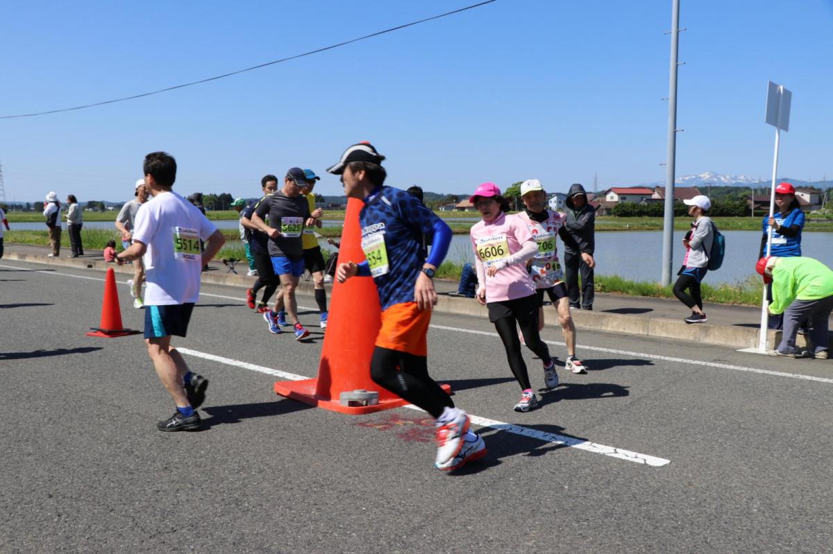 いわて奥州きらめきマラソン2018 フルマラソン5・37.5km給水/10km折り返し 2018/05/20