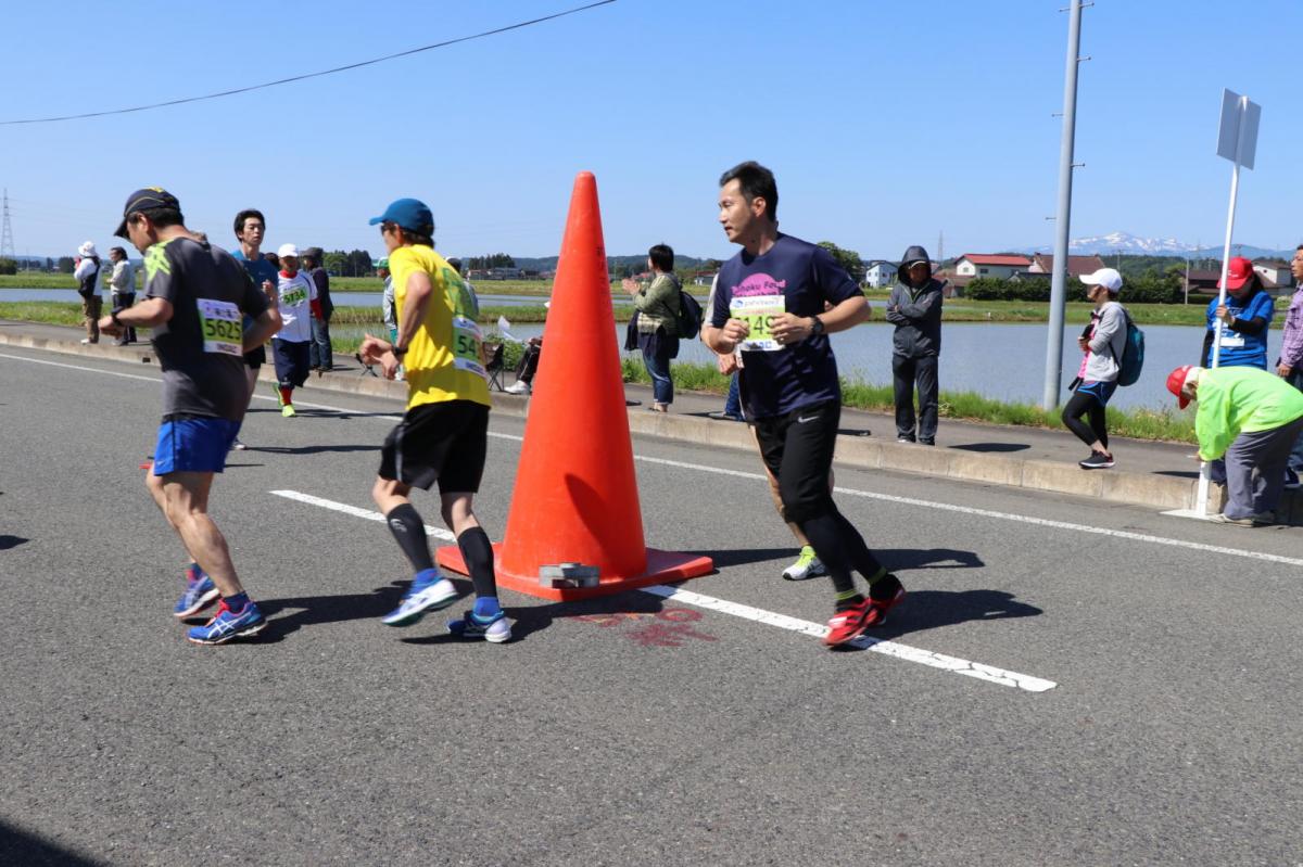 いわて奥州きらめきマラソン2018 フルマラソン5・37.5km給水/10km折り返し 2018/05/20