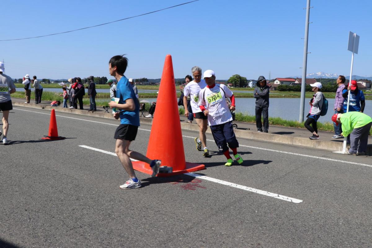 いわて奥州きらめきマラソン2018 フルマラソン5・37.5km給水/10km折り返し 2018/05/20