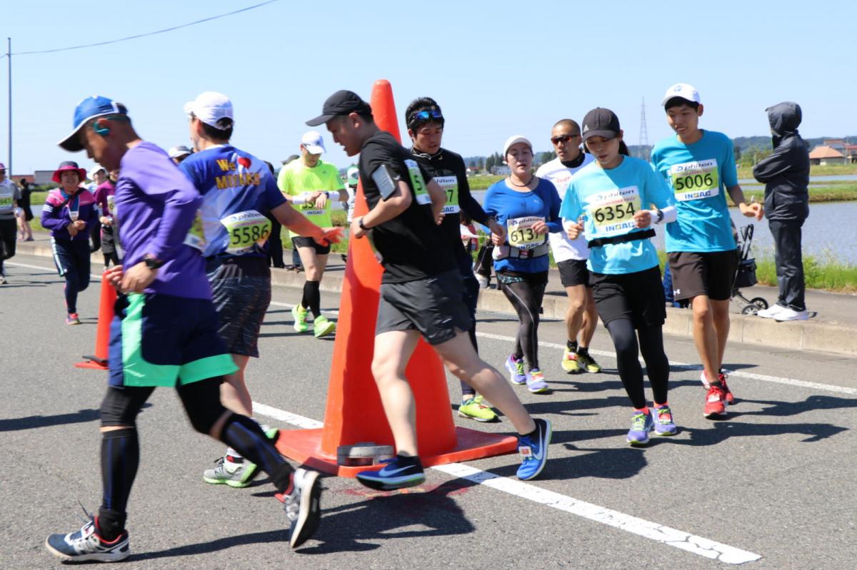 いわて奥州きらめきマラソン2018 フルマラソン5・37.5km給水/10km折り返し 2018/05/20