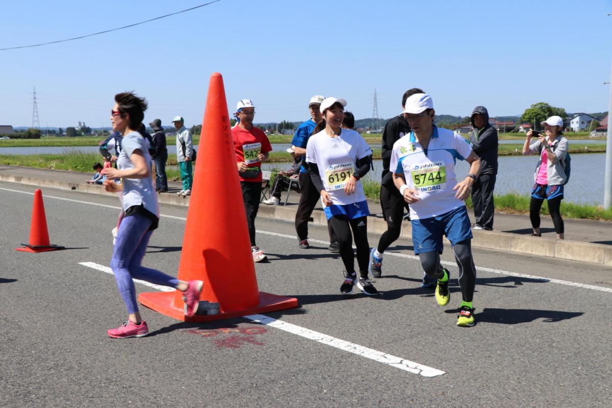 いわて奥州きらめきマラソン2018 フルマラソン5・37.5km給水/10km折り返し 2018/05/20