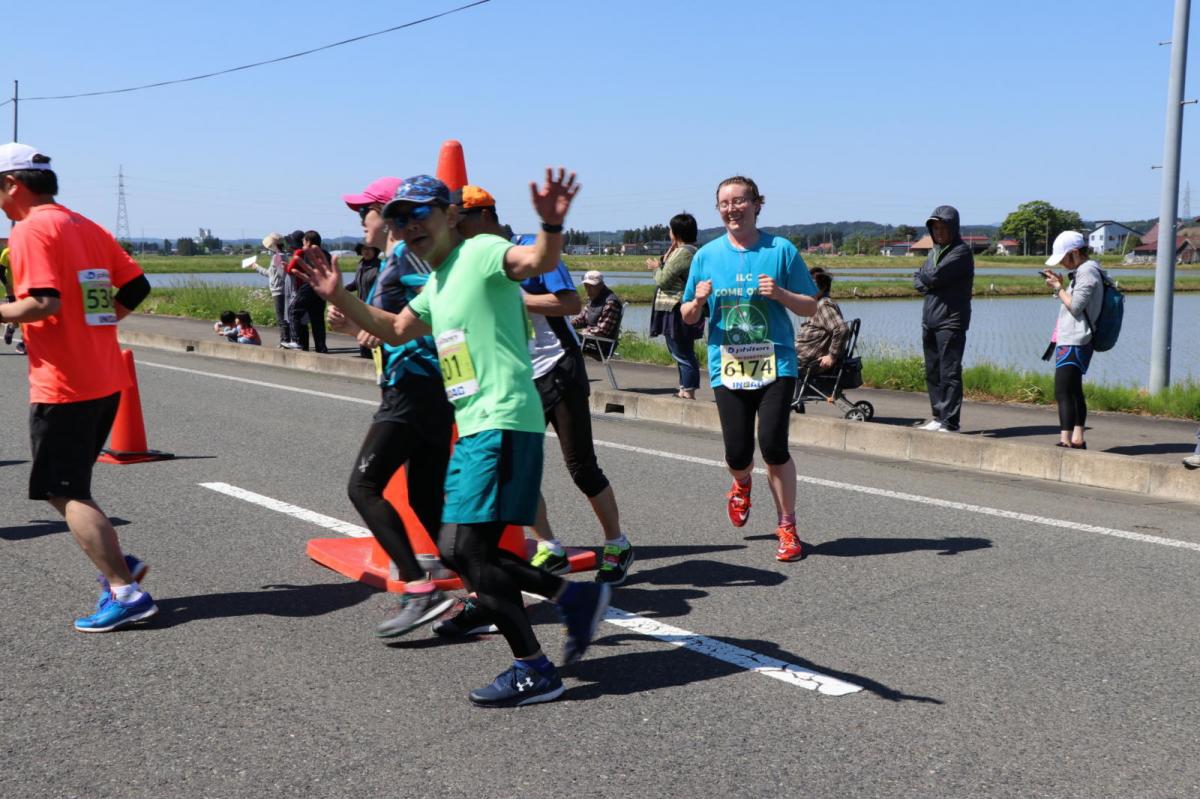 いわて奥州きらめきマラソン2018 フルマラソン5・37.5km給水/10km折り返し 2018/05/20