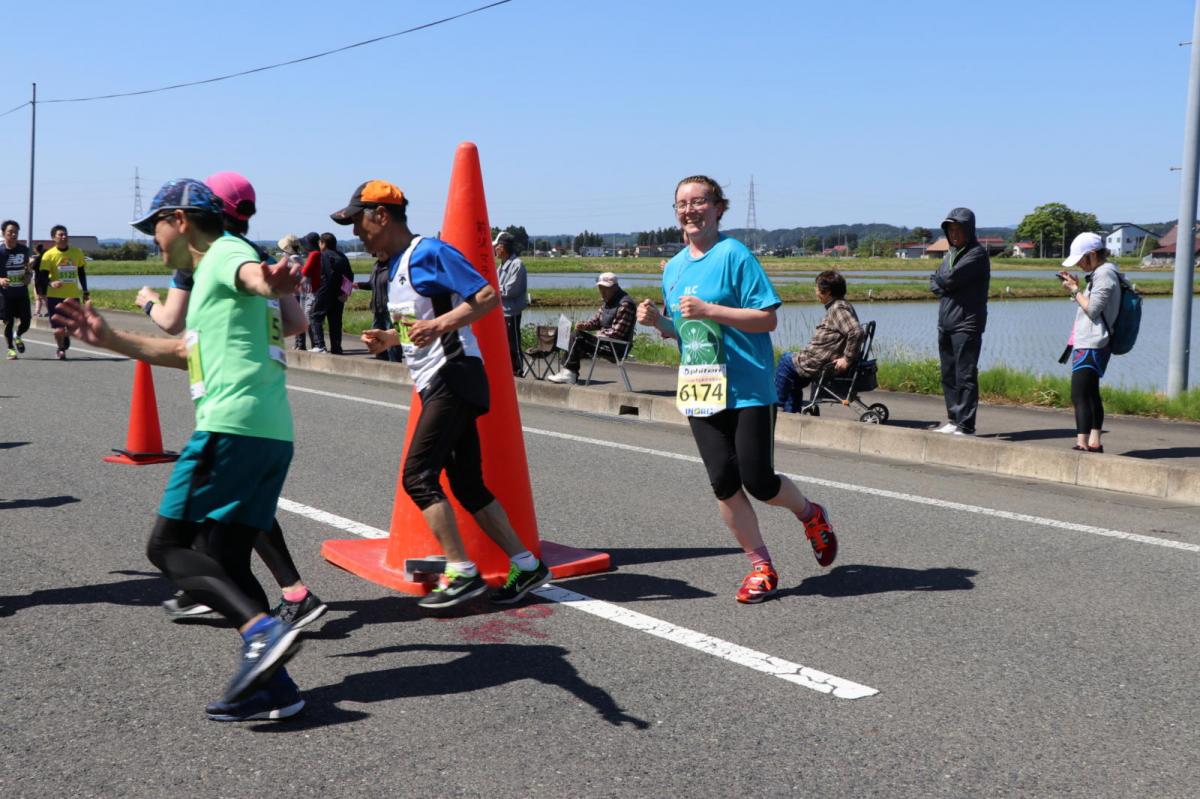 いわて奥州きらめきマラソン2018 フルマラソン5・37.5km給水/10km折り返し 2018/05/20