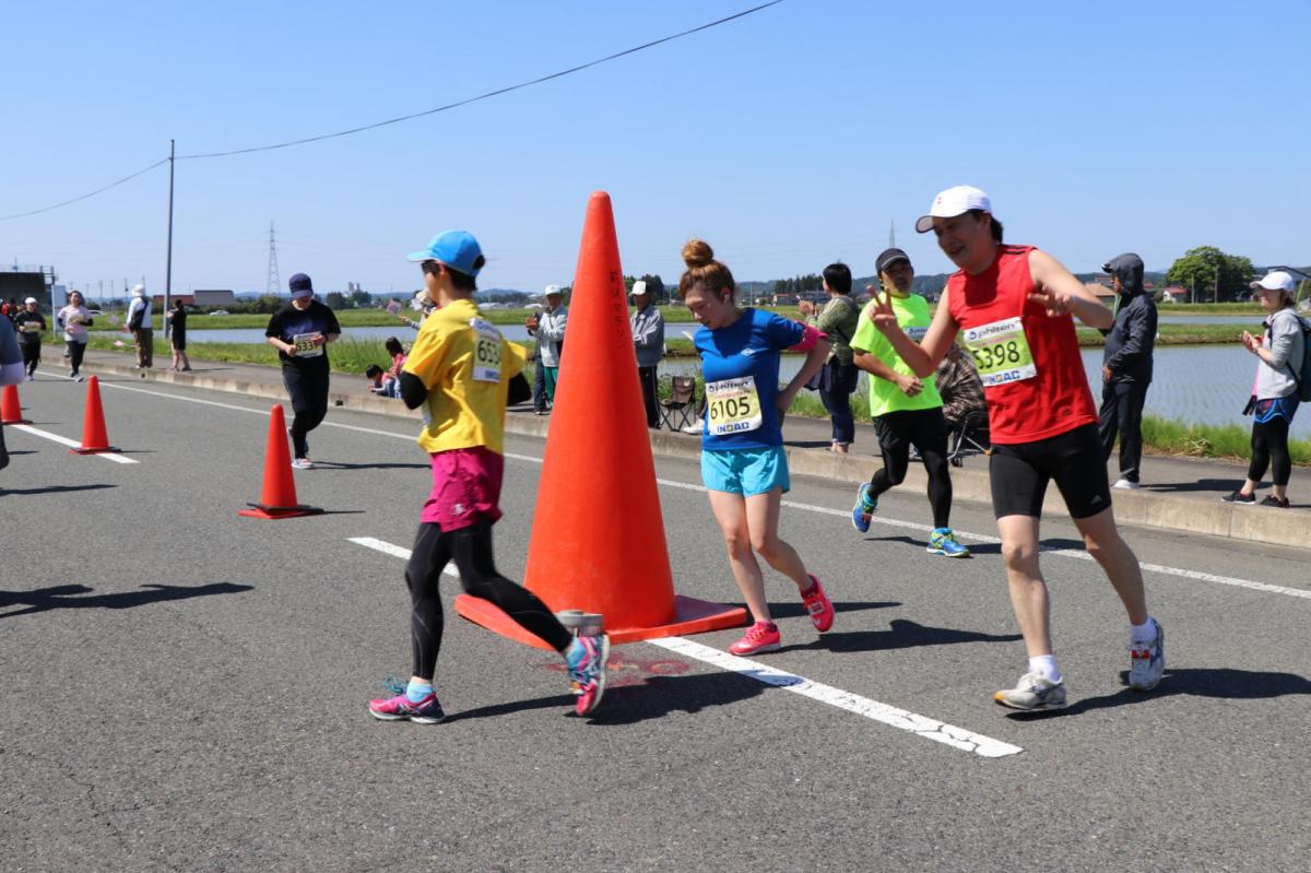 いわて奥州きらめきマラソン2018 フルマラソン5・37.5km給水/10km折り返し 2018/05/20