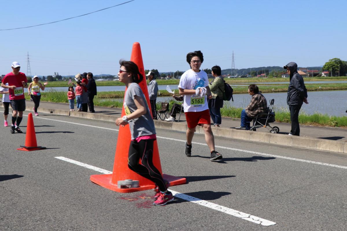 いわて奥州きらめきマラソン2018 フルマラソン5・37.5km給水/10km折り返し 2018/05/20