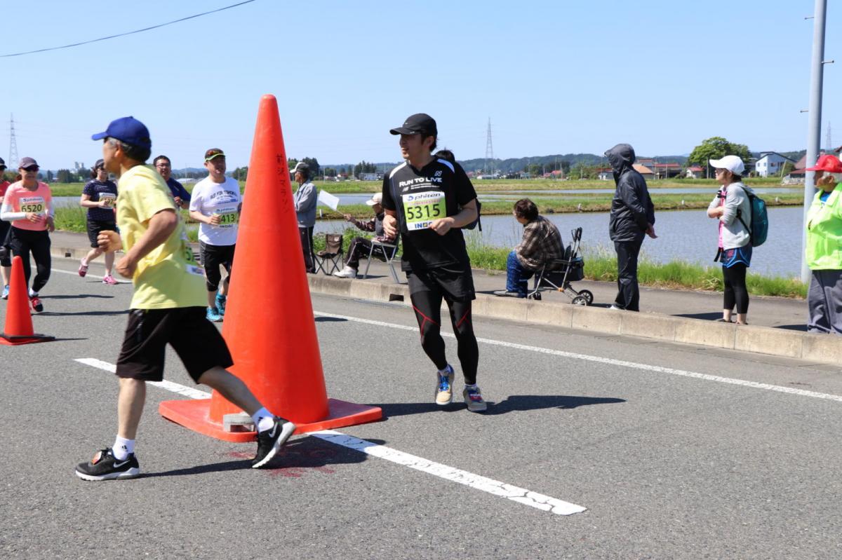 いわて奥州きらめきマラソン2018 フルマラソン5・37.5km給水/10km折り返し 2018/05/20