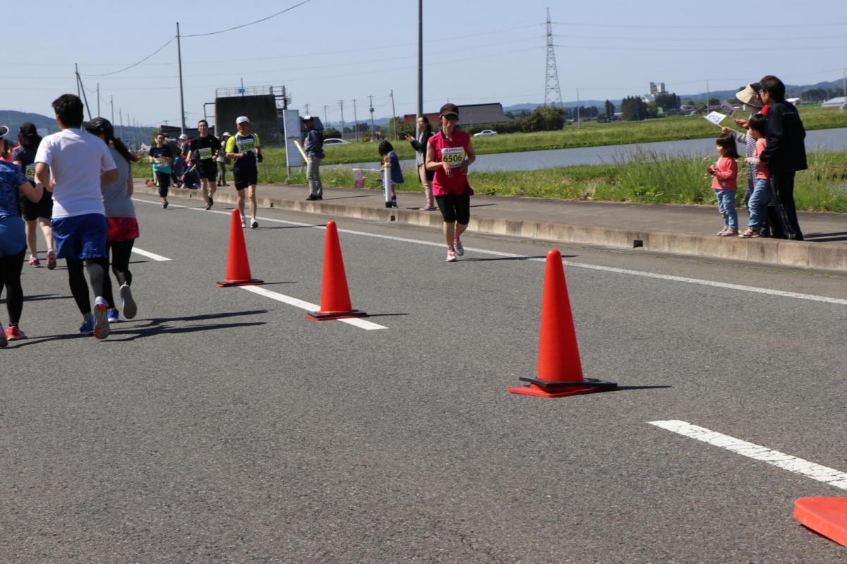いわて奥州きらめきマラソン2018 フルマラソン5・37.5km給水/10km折り返し 2018/05/20