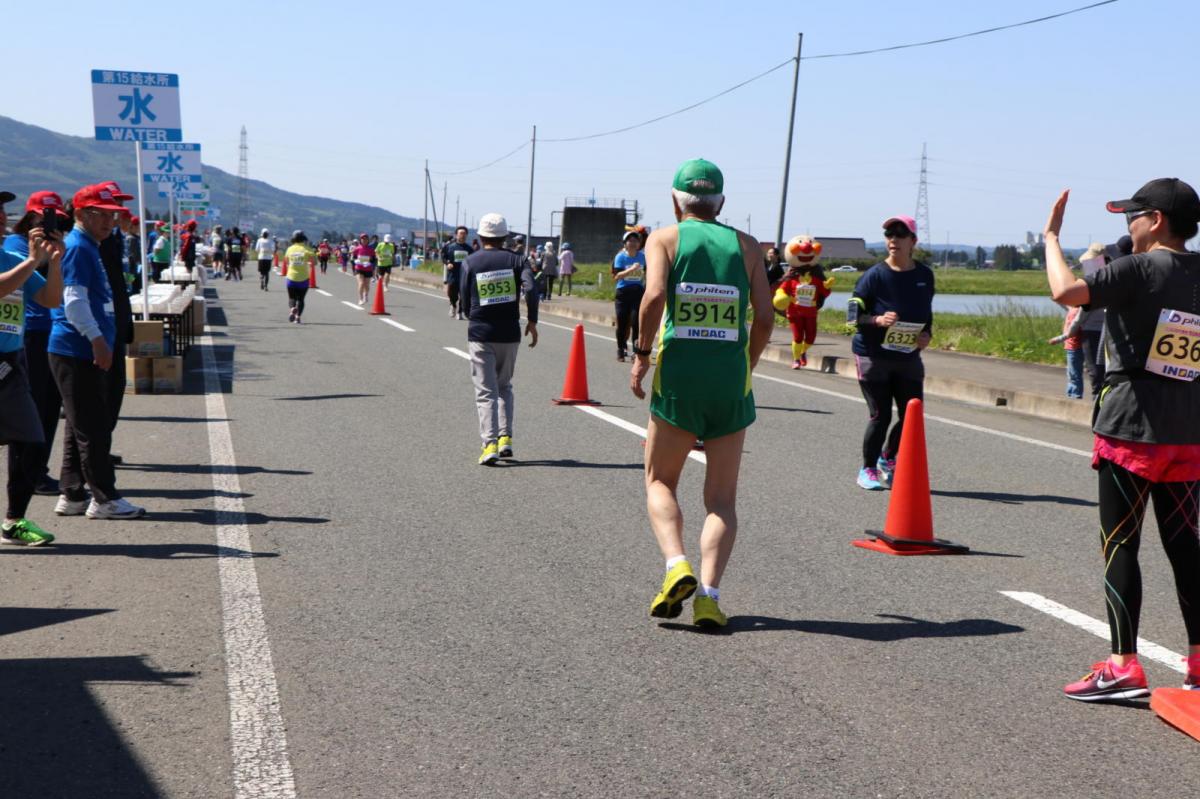 いわて奥州きらめきマラソン2018 フルマラソン5・37.5km給水/10km折り返し 2018/05/20