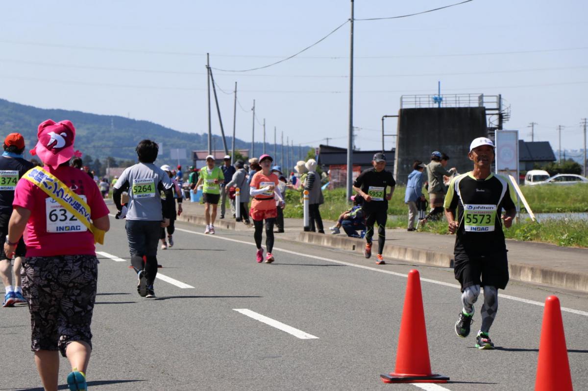 いわて奥州きらめきマラソン2018 フルマラソン5・37.5km給水/10km折り返し 2018/05/20